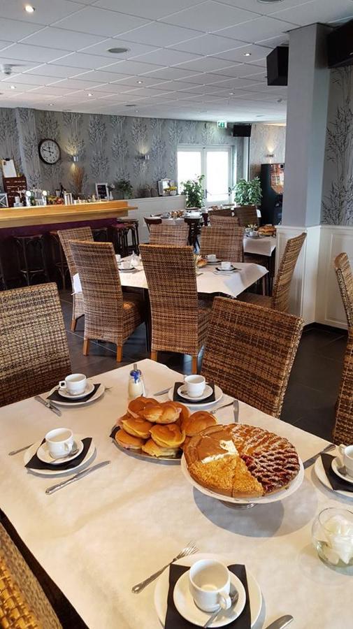 Hotel-Cafe Knoors-Meeks Stein Urmond Berg Exterior foto